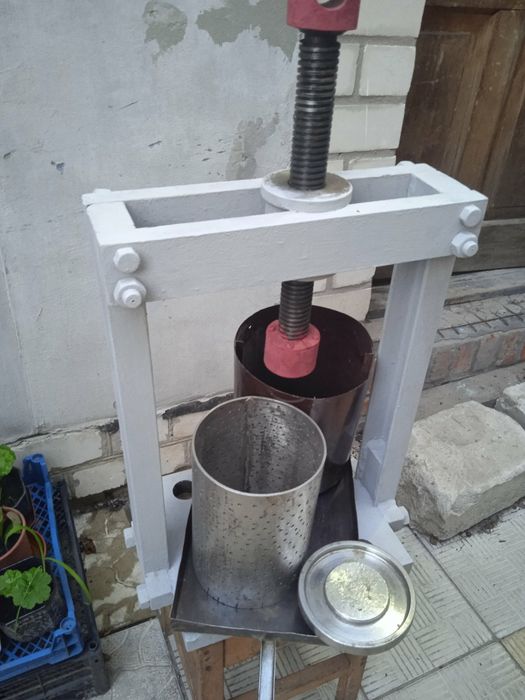 Пресс для яблок и винограда