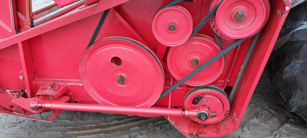 Зернозбиральний комбайн Massey Ferguson 16 2.7m