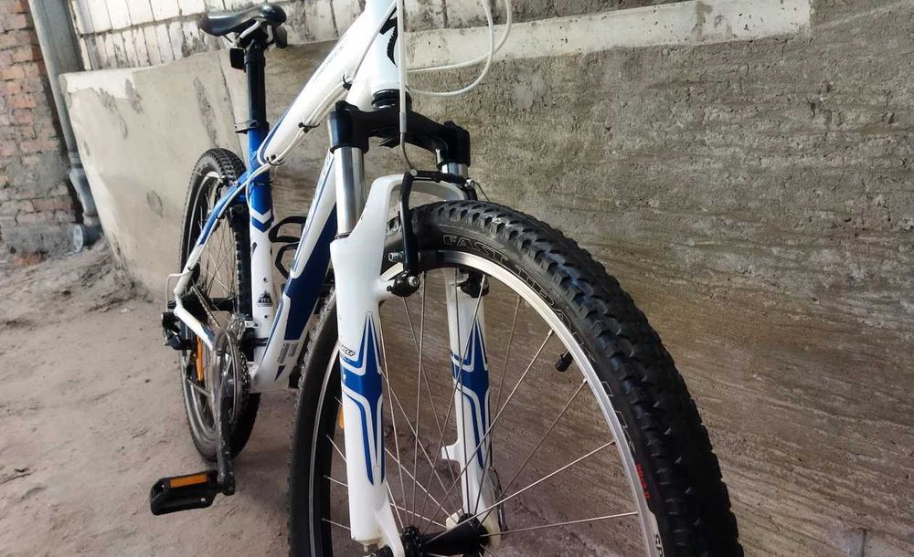 Specialized Hardrock Sport 2011 (США) повністю обслужений!