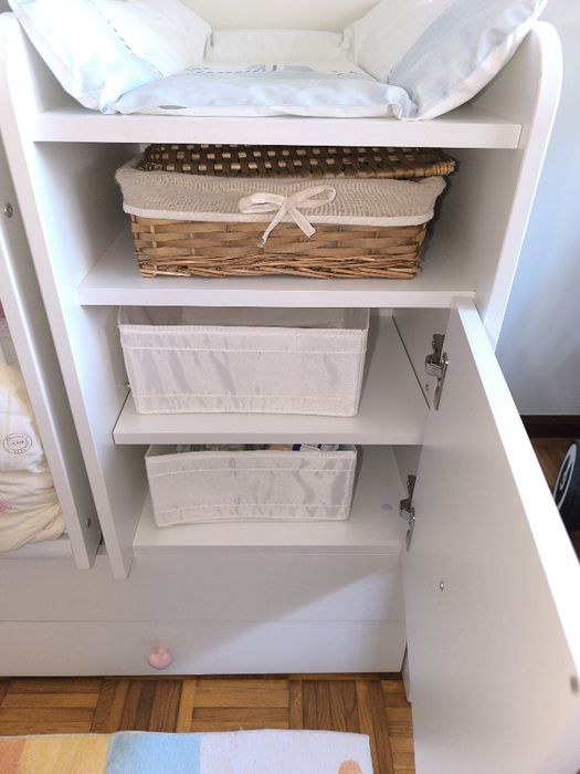 Cama de Bebé Evolutiva Completa com secretaria e Trocador – nunca usado