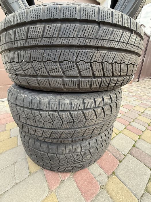 Зимние шины 215 55 R17