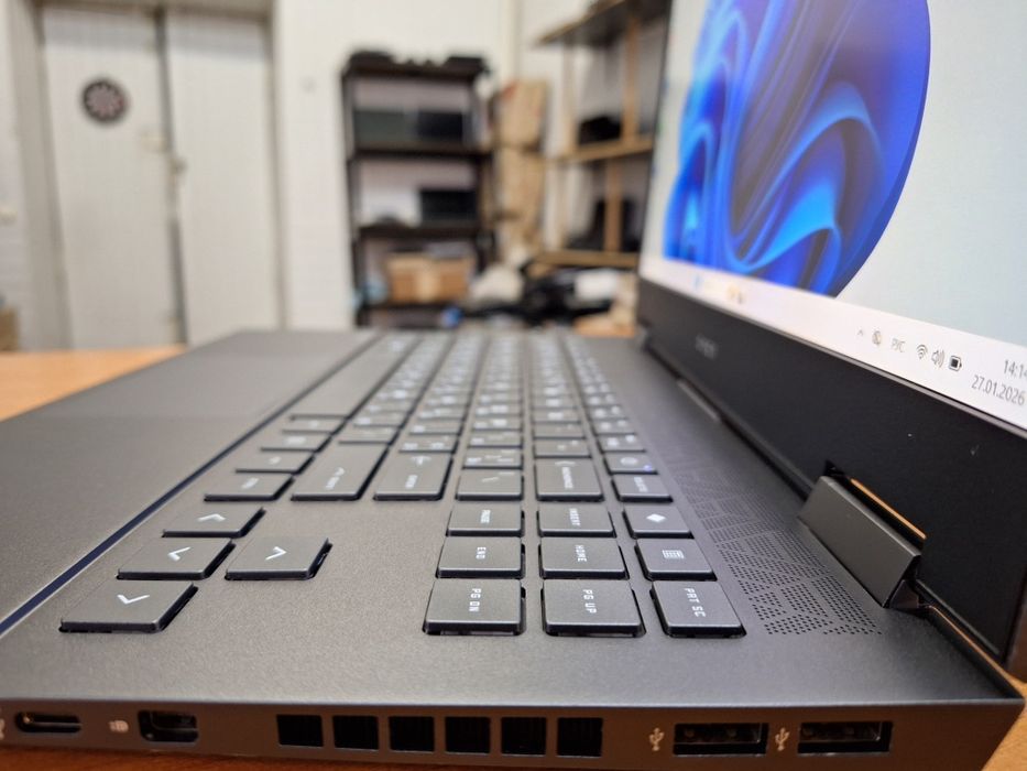 HP OMEN 15-ek1097nr OctalCore Intel Core i7-10870H RTX 3060 6Gb 16/512