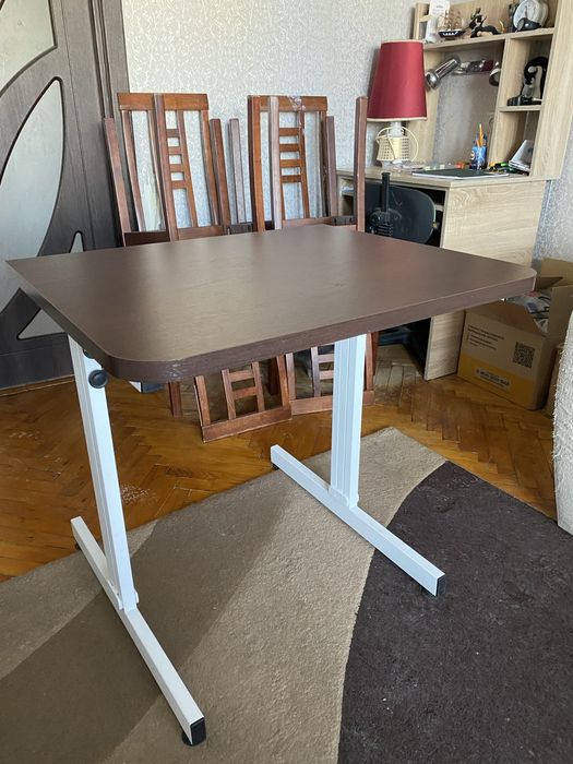 Столик надліжковий медичний