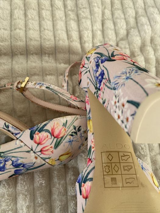 ALDO damskie buty na słupku