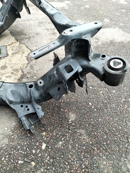 Підрамник (балка) задній tesla model 3