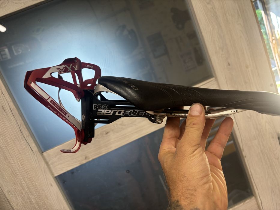 Siodełko rowerowe specialized z koszykami na bidon