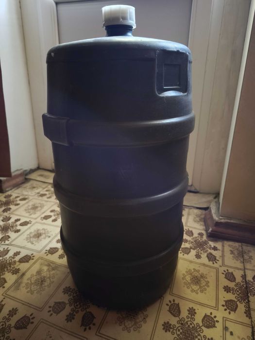Продам пластикову бочку 50 л