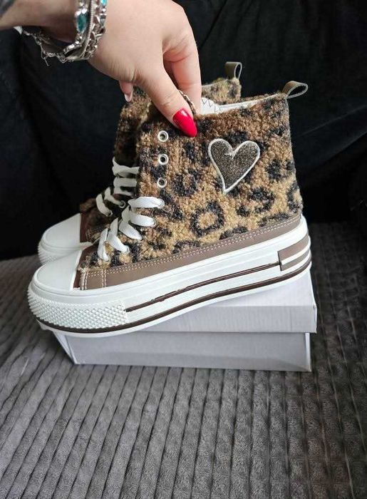 Nowe trampki panterka