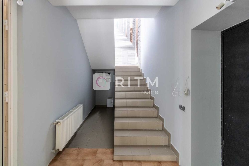 Оренда просторого будинку 388 м² для бізнесу або великої родини