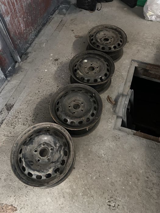 Штамповані диски оригінальні ваг  VAG 4A0601025J