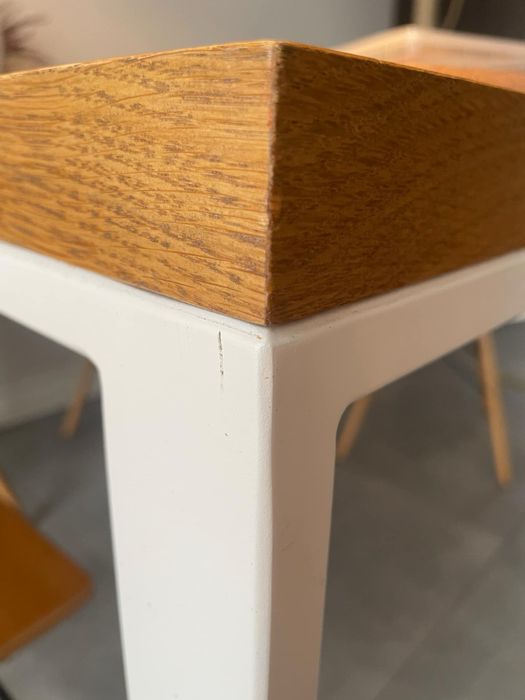 Stół do jadalni fornirowany