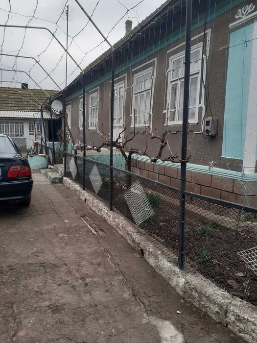 Продам будинок у селі Кулевча з двором, літньою кухнею, огорожею та усім необхідним для проживання