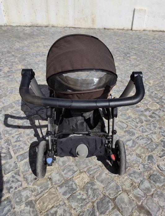 Carrinho de bebé marca Bebé Confort