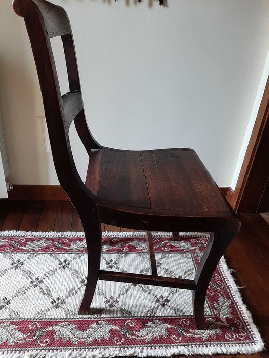 Cadeiras em madeira - muito bom estado