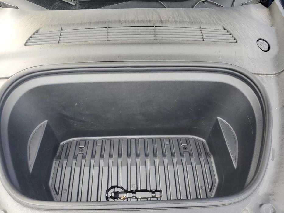 2023 Tesla Model Y Long Range Dual Motor