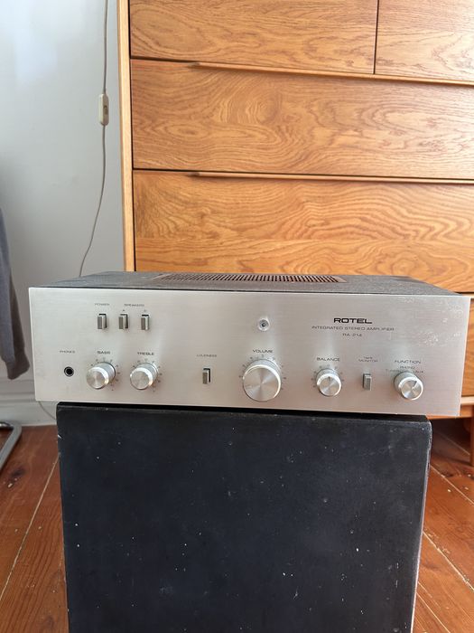 Amplificador ROTEL