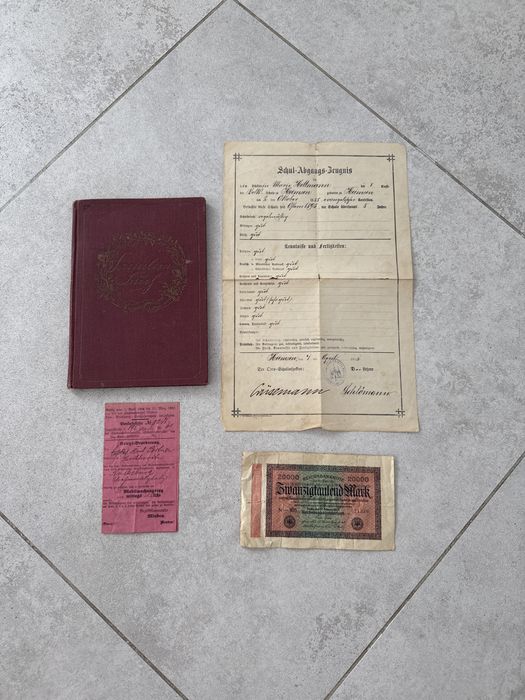 Stare dokumenty niemieckie swiadectwo karta poborowa ksiega rodzinna
