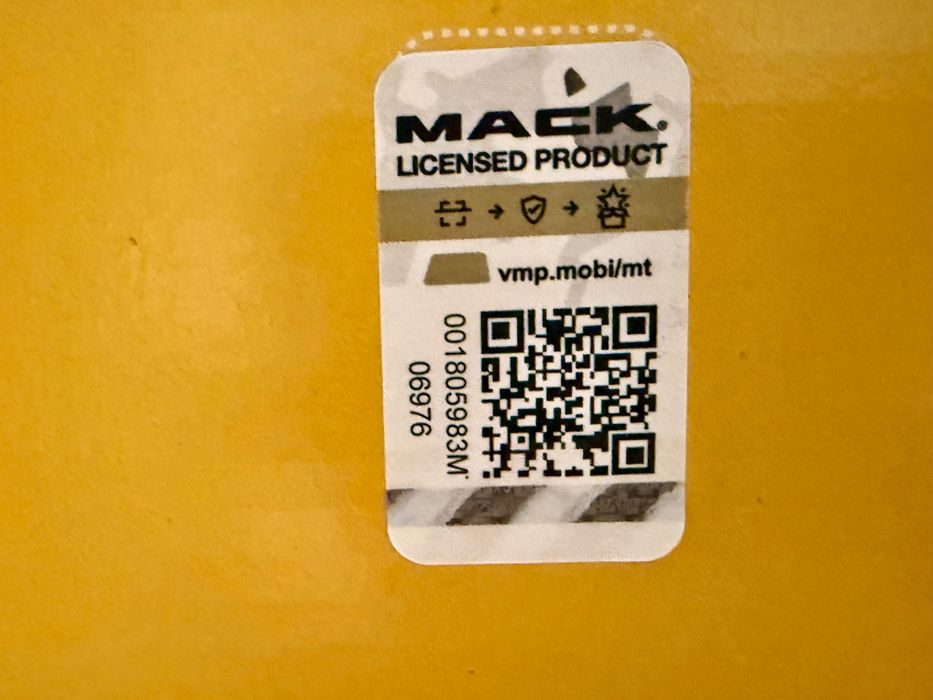 Samochód ciężarowy Mack Bruder do przewozu drzewa + 3 kłody