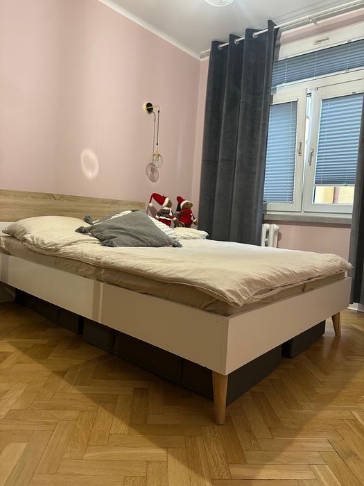 Łóżko o wymiarach 140x200