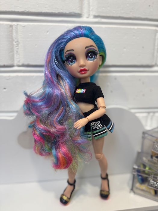 Красуня лялька Rainbow High Amaya Raine MGA