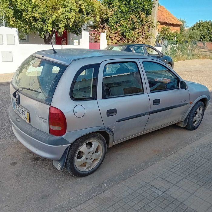 Opel Corsa B 1.0 (2000) 5 Portas — Para Desenrasque / A Precisar de Pequenos Ajustes — photo 2