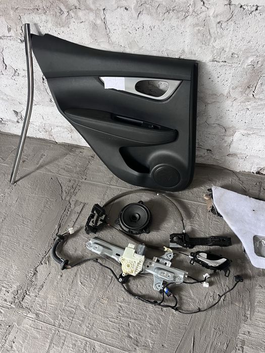 Nissan qashqai запчастини задньої двері ущільнювачі склопідьомник