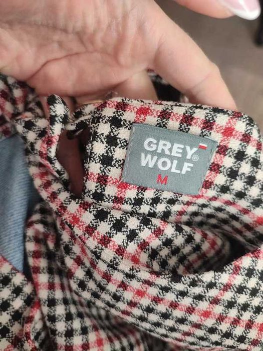piękna sukienka rozm. M firmy Grey Wolf i rajstopy