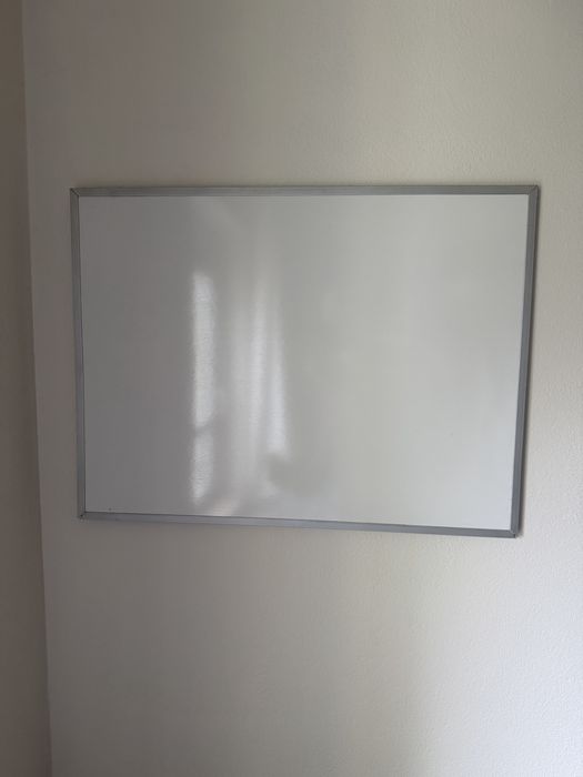 Quadro magnético com moldura em metal