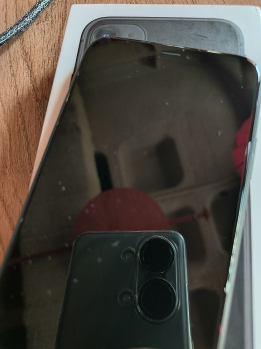 iPhone 11 black 64Gb