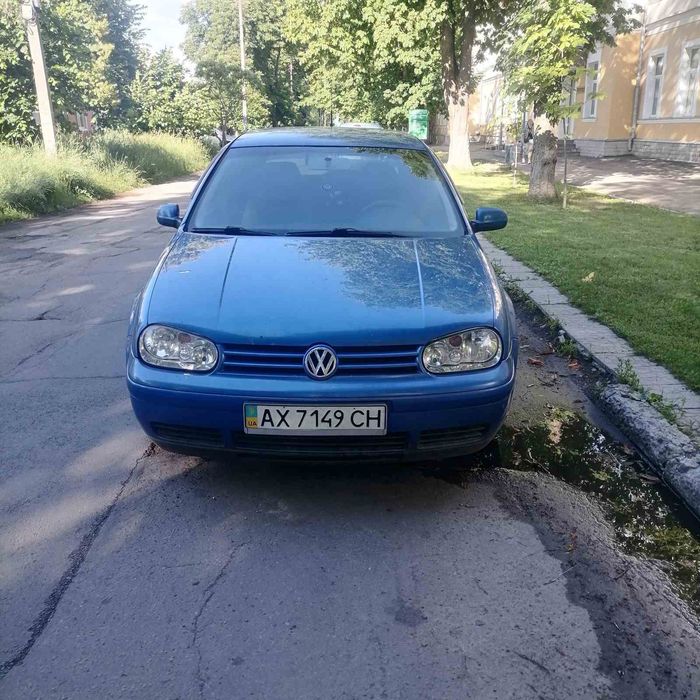 Продам автомобіль Volkswagen Golf