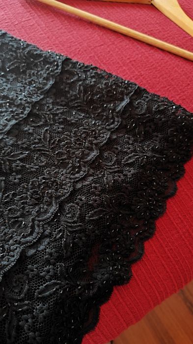 Vestido preto de cerimónia