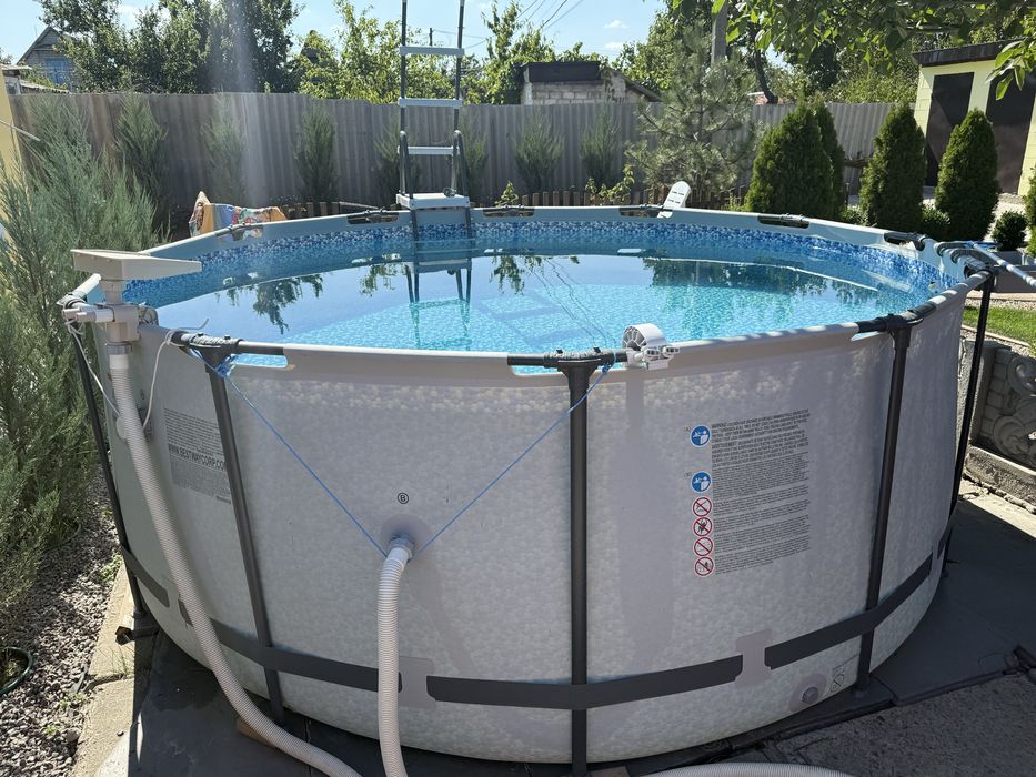 Бассейн 366*366*122