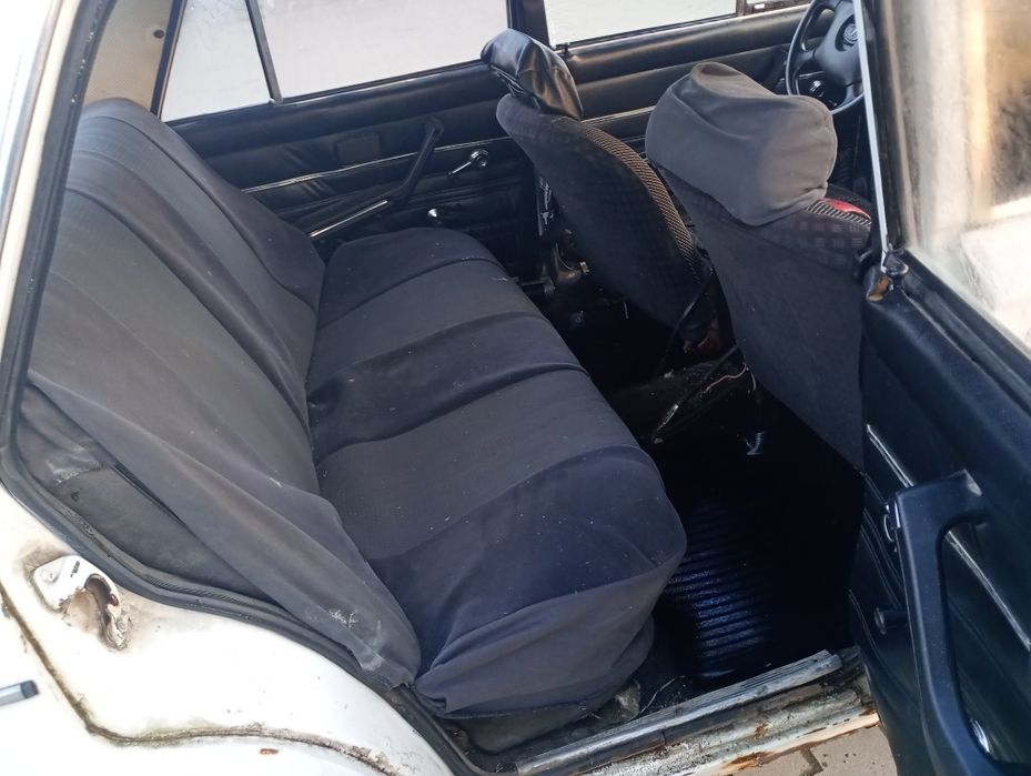 Автомобіль ВАЗ 2106