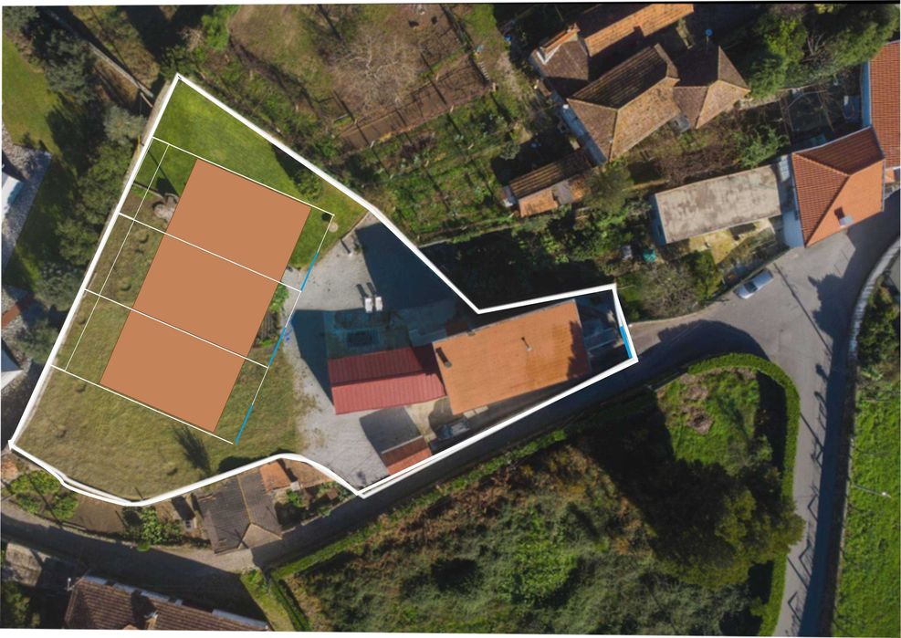 Moradia T6 com terreno urbano 1500m2 Esmeriz  VNFamalicão