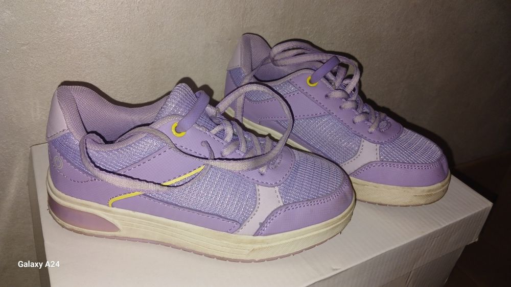 Ботинки,  Кросовки.