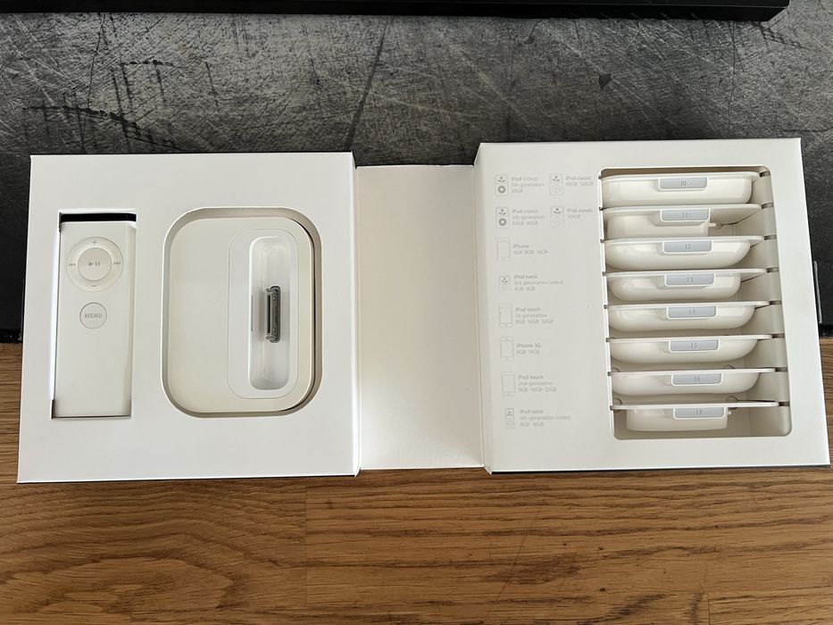 Apple Universal Dock MB125G/B Original + Comando + Caixa