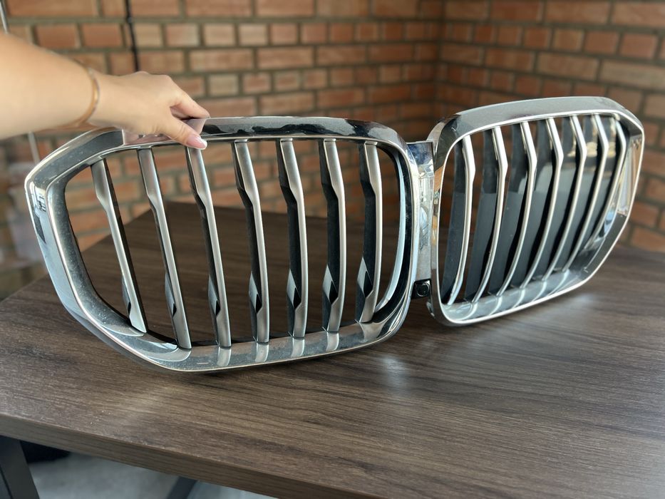 Решітка радіатора BMW X5 G05 орігінал в гарному стані