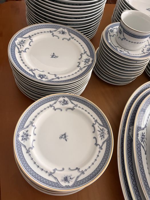 Serviço de Jantar, Chá e Café Porcelanas QN Portugal – 124 peças – Novo/Nunca Usado