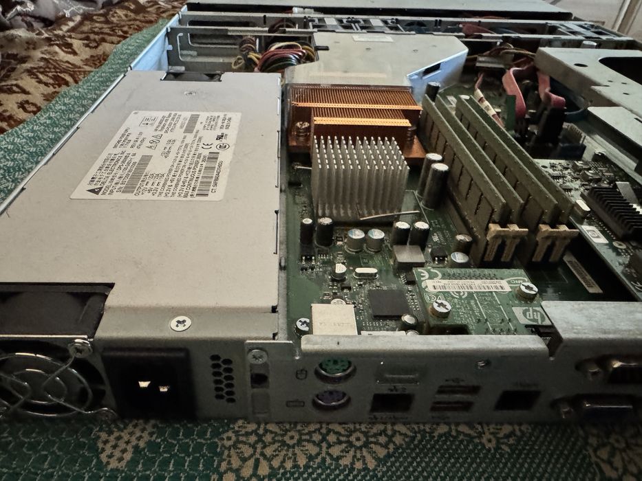 Сервер HP Proliant DL120 G5