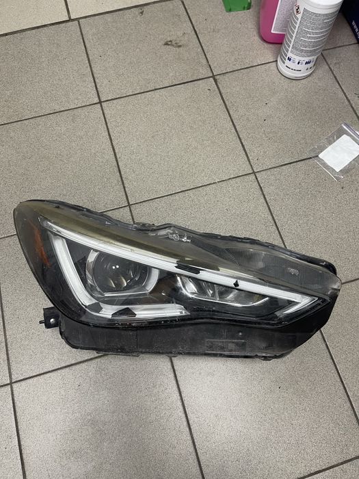 Infiniti q60 права фара