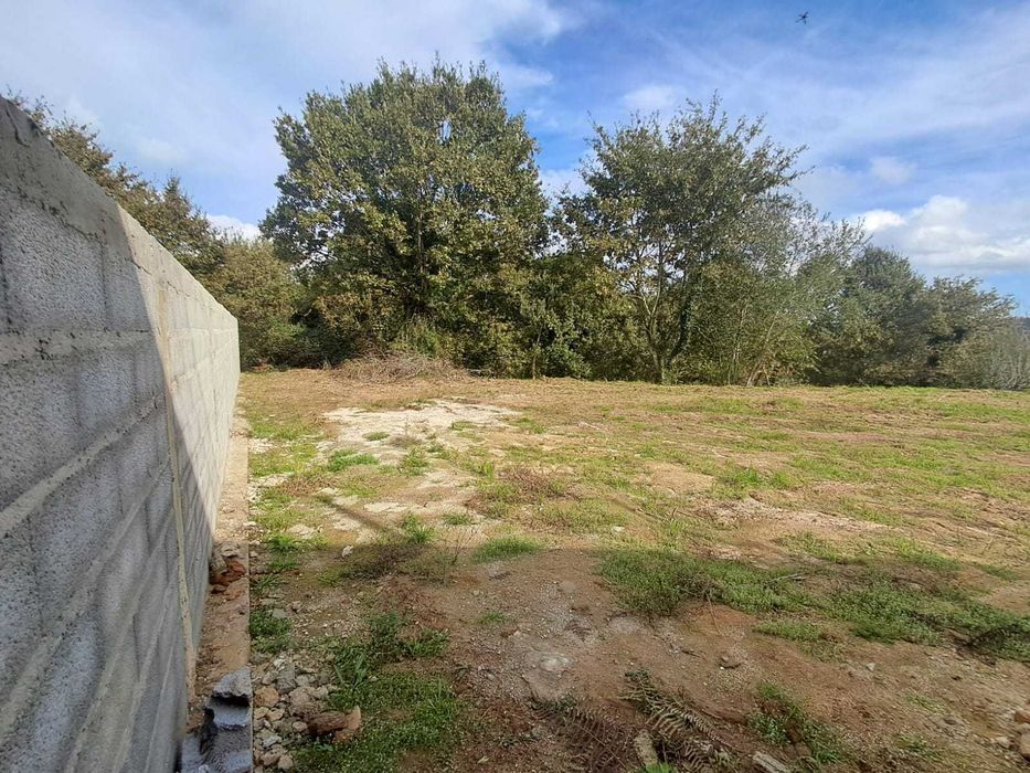 terreno urbano vedado e semi murado