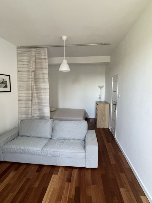 Kawalerka 39 m² z aneksem kuchennym i balkonem. Po remoncie