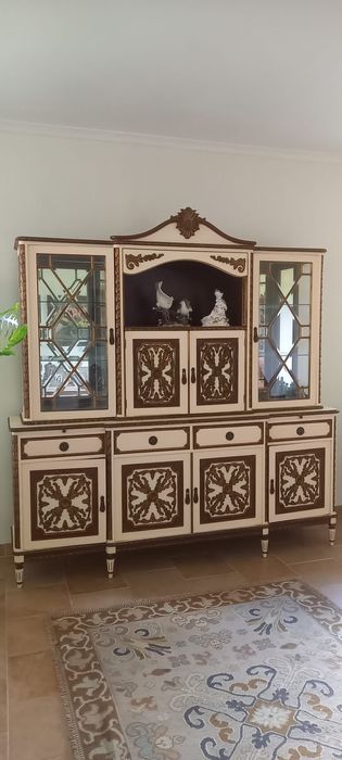 Belíssima Peça Lacada Como Nova