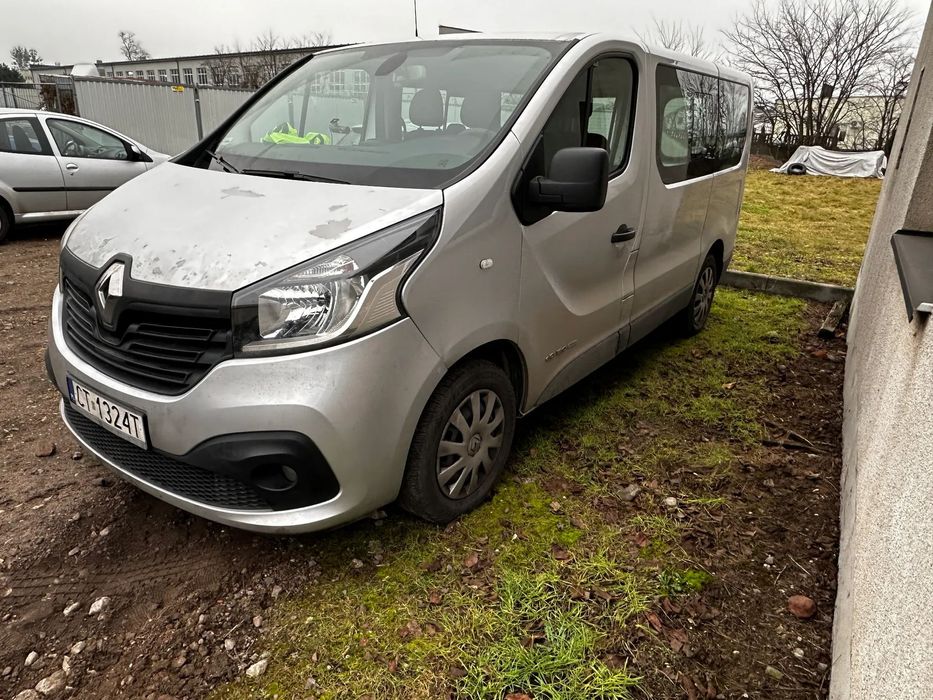 Renault Trafic 9 osobowy, L1H1, uszkodzony silnik, Klima