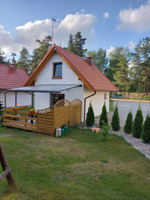 Domek nad jeziorem na Kaszubach, wędkowanie, pomost