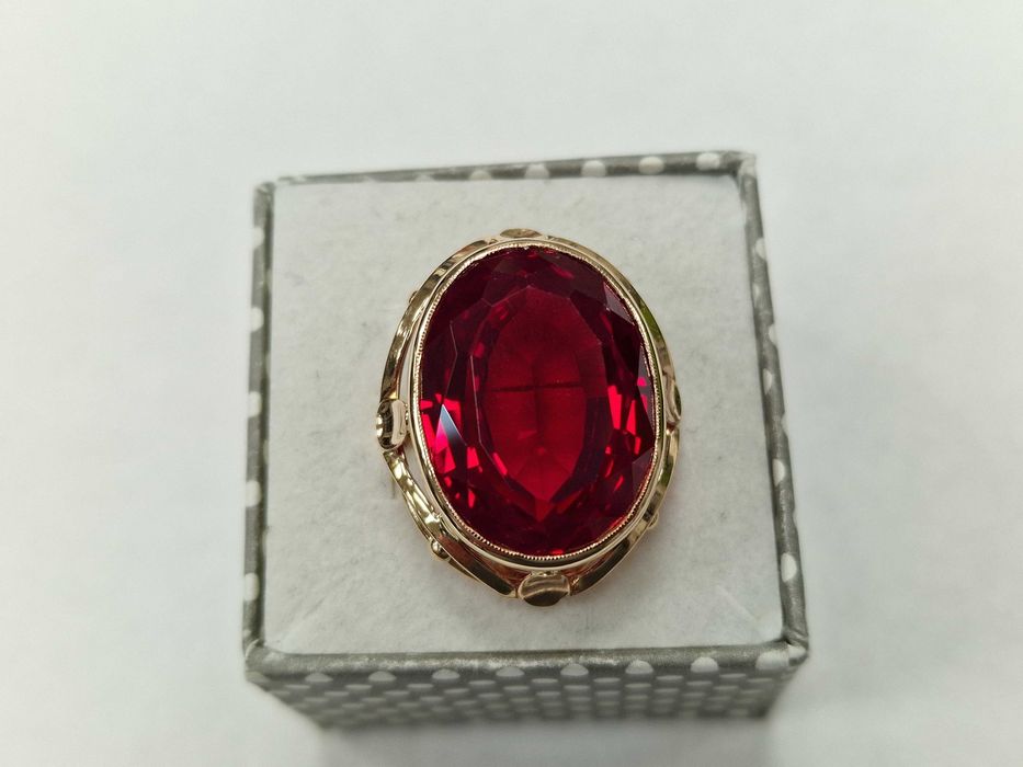 Złoty pierścionek damski/ 585/ 11.85 gram/ R16.5/ Korund/ XX wiek