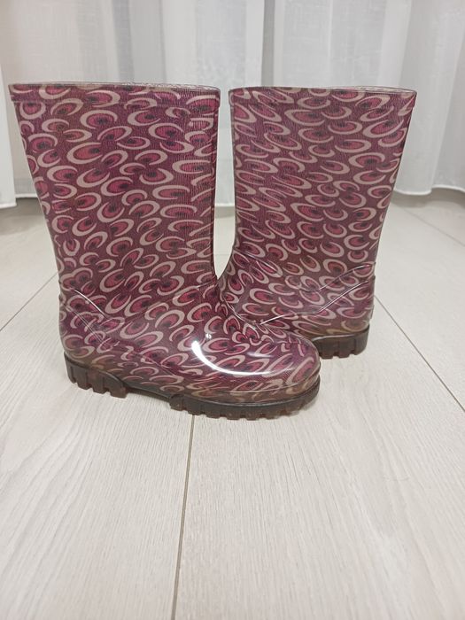 Продам гумові чобітки для дівчинки в чудовому стані  (Demar)