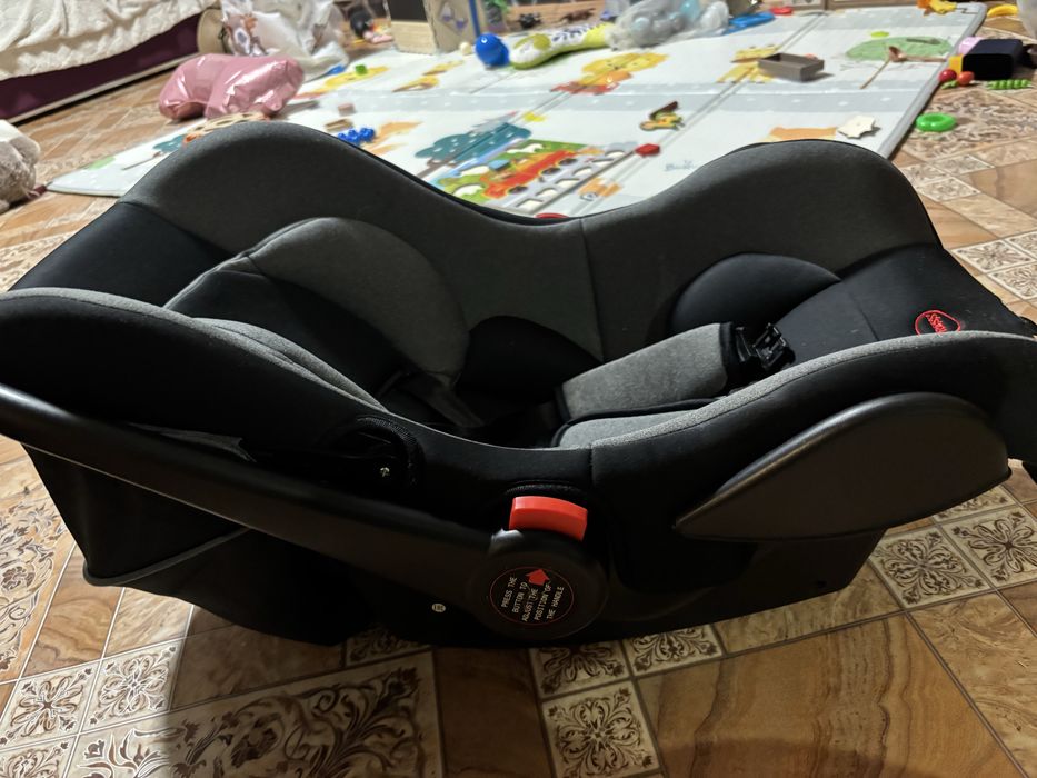 Продам автолюльку Boss від 0 до 1 року