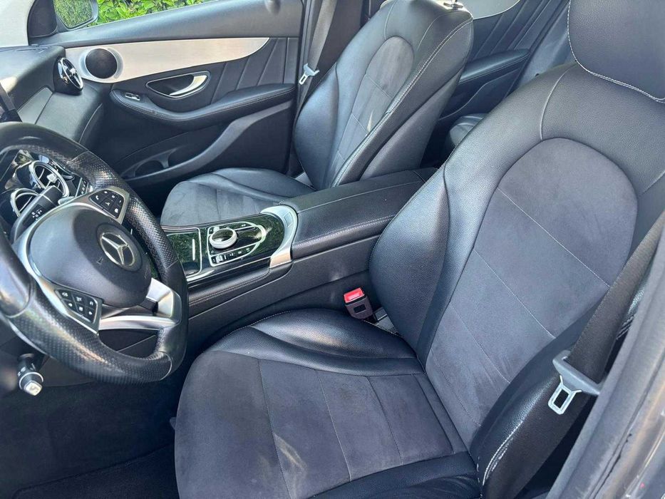 Mercedes GLC 250 d 4 Matic 9G-Tronic - Interior AMG - NACIONAL