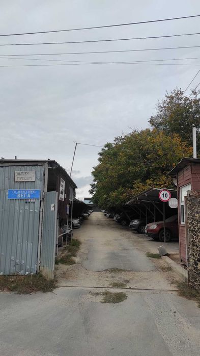 Продам  крытое место на охраняем. автостоянке "Вега" ул.Офицерская